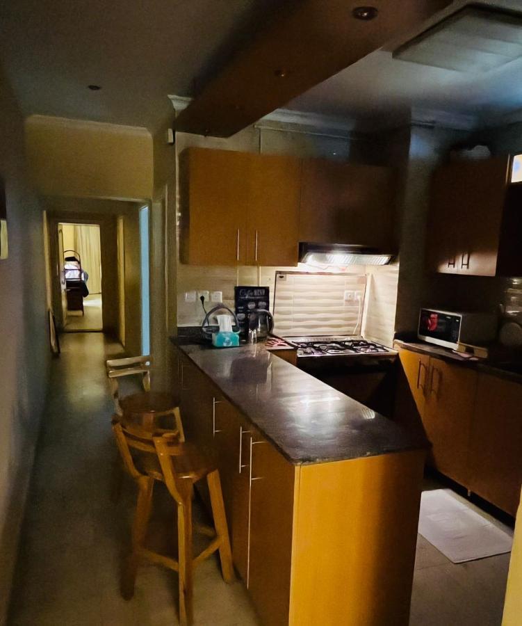 Apartment مفروشة فاخرة مطلة على كورنيش النيل المعادي بالطابق 23 *
