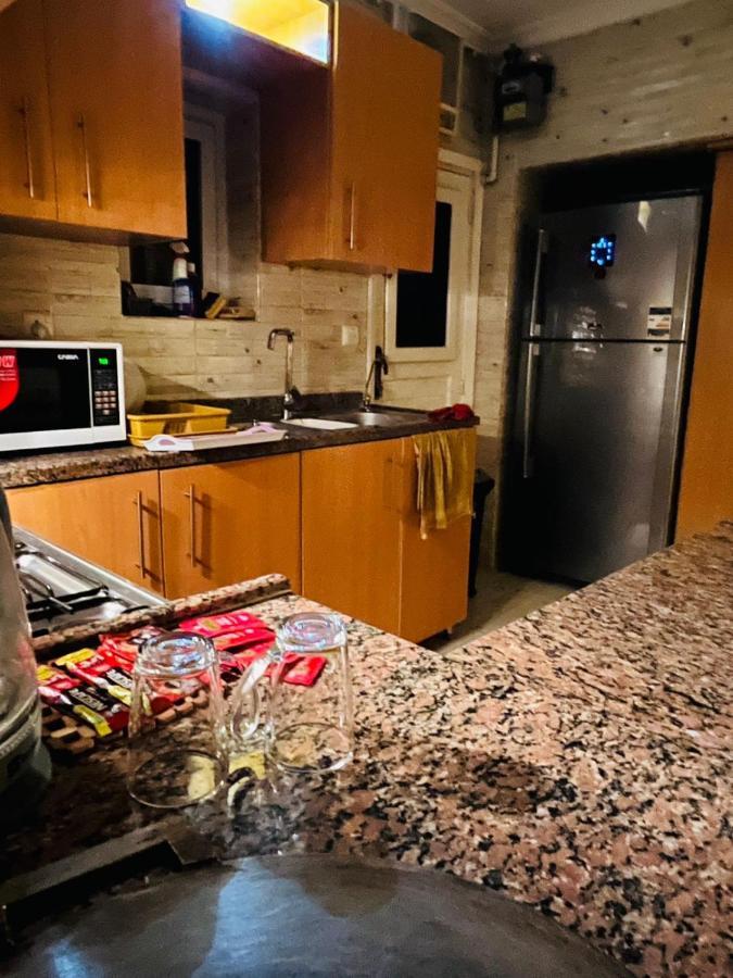 مفروشة فاخرة مطلة على كورنيش النيل المعادي بالطابق 23 Apartment *