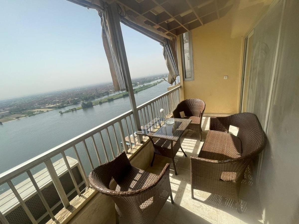 Apartment مفروشة فاخرة مطلة على كورنيش النيل المعادي بالطابق 23 *