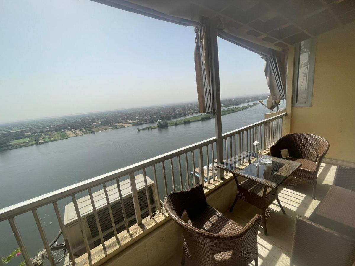 Apartment مفروشة فاخرة مطلة على كورنيش النيل المعادي بالطابق 23 Cairo
