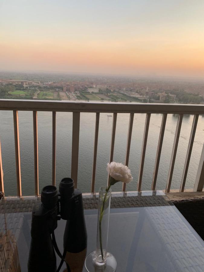 مفروشة فاخرة مطلة على كورنيش النيل المعادي بالطابق 23 Apartment