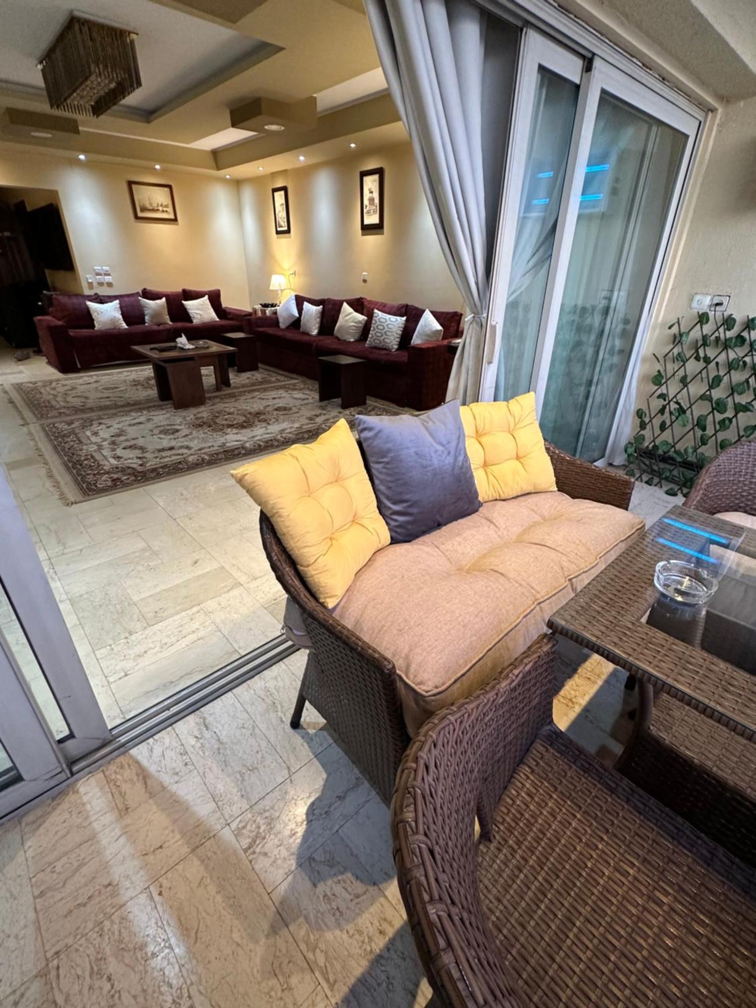 مفروشة فاخرة مطلة على كورنيش النيل المعادي بالطابق 23 Apartment Cairo